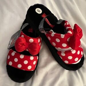 Women’s Minnie Mouse slippers.